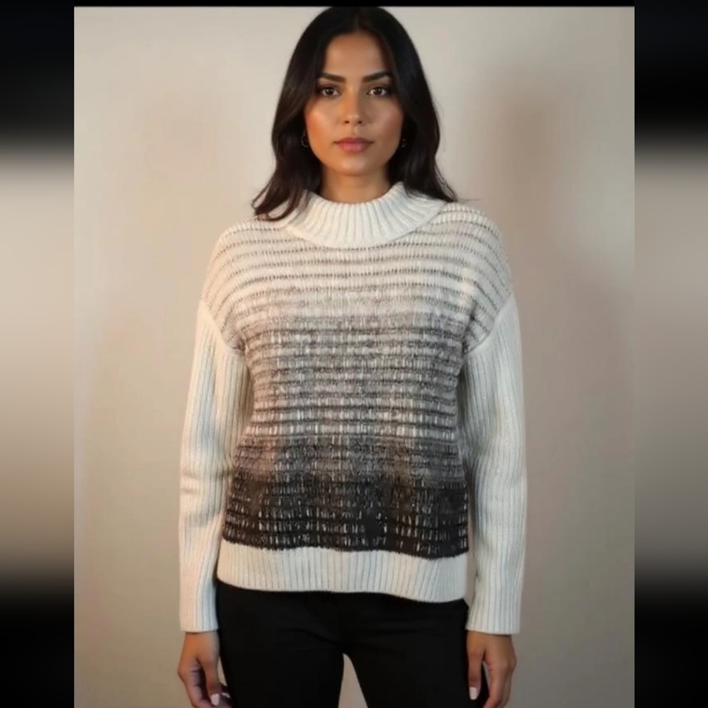 Fate Women's S Knit Turtle Sweater Black White Ombre